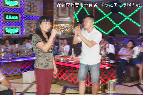 滑環(huán)檢測部男女同事深情合唱“被風(fēng)吹過(guò)的夏天